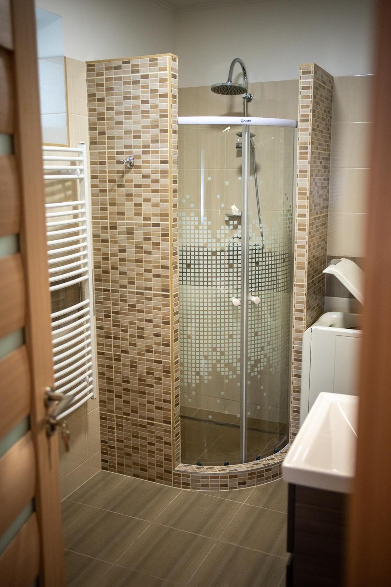 Holiday Apartmanhaz Gyula Εξωτερικό φωτογραφία